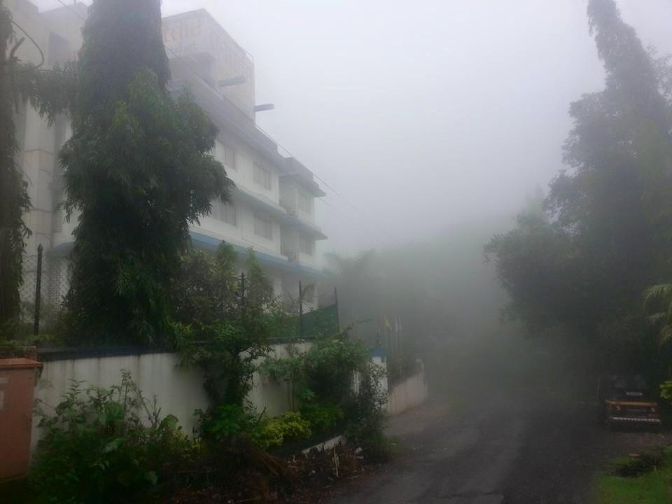 Sunrise Hill Resort Khandala  Экстерьер фото