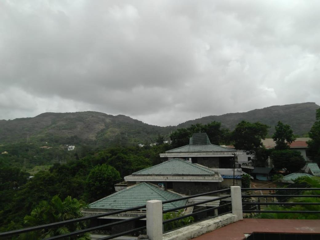 Sunrise Hill Resort Khandala  Экстерьер фото
