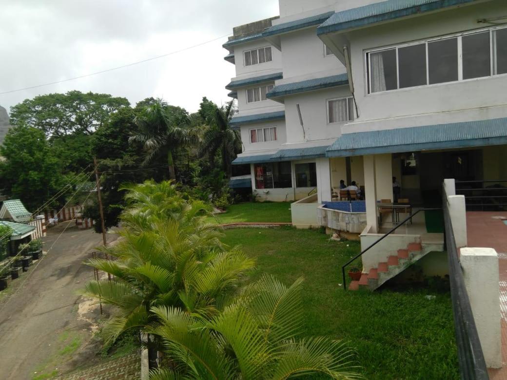 Sunrise Hill Resort Khandala  Экстерьер фото