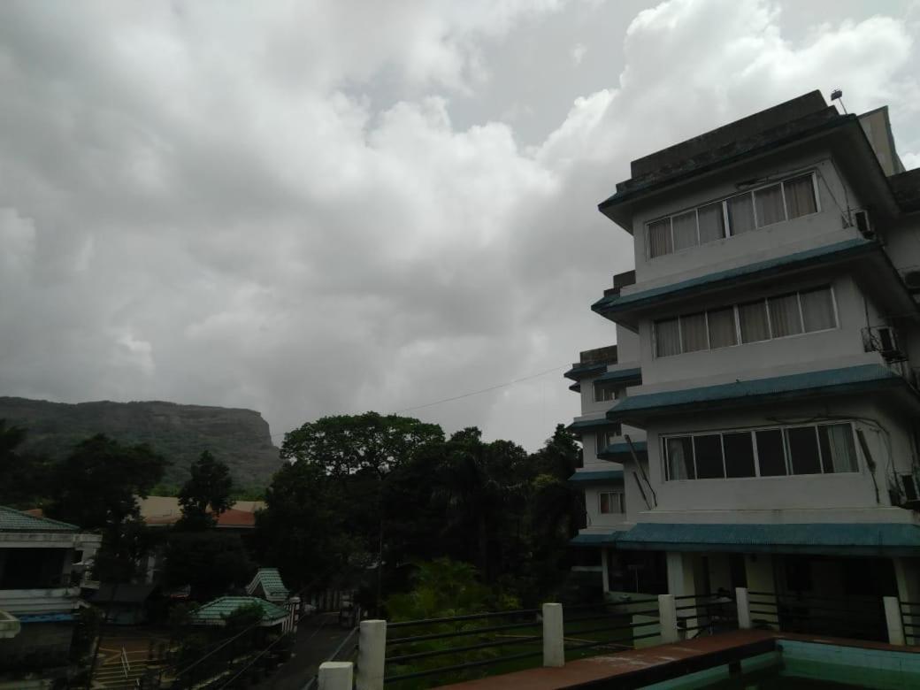 Sunrise Hill Resort Khandala  Экстерьер фото