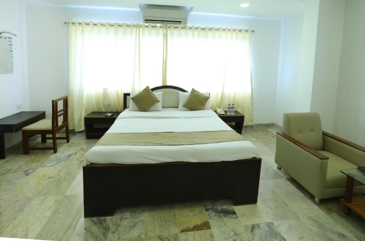 Sunrise Hill Resort Khandala  Экстерьер фото