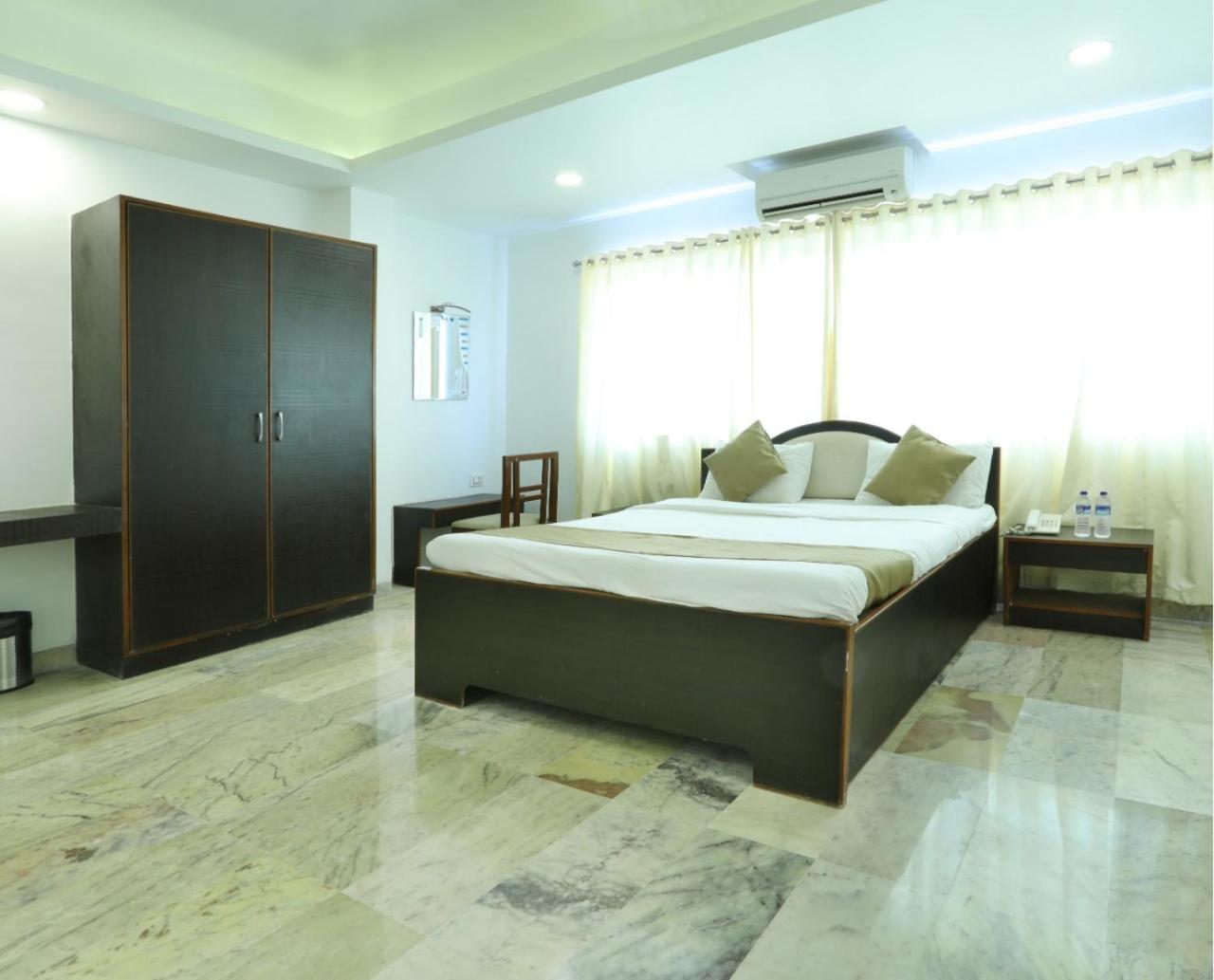 Sunrise Hill Resort Khandala  Экстерьер фото