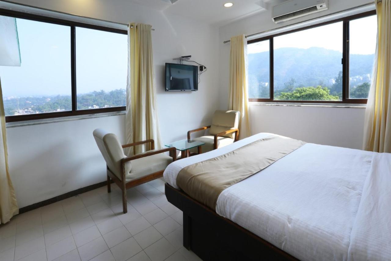 Sunrise Hill Resort Khandala  Экстерьер фото