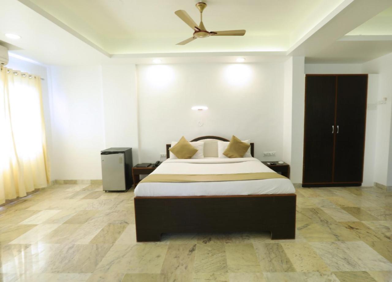 Sunrise Hill Resort Khandala  Экстерьер фото