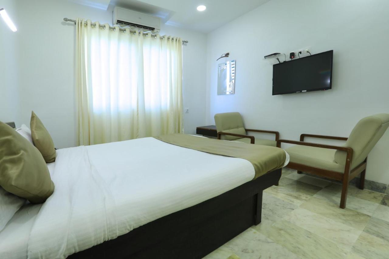 Sunrise Hill Resort Khandala  Экстерьер фото